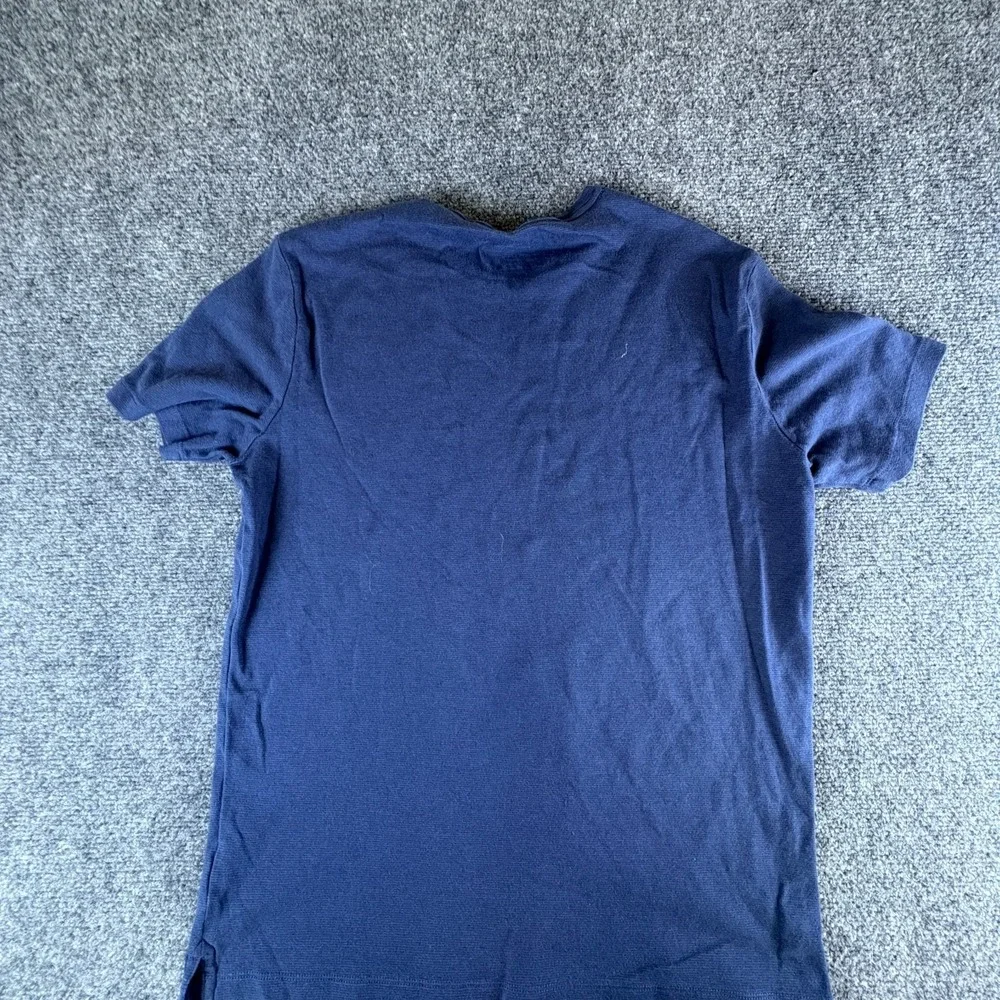 Banana Republic Luxury Touch T Shirt Mens M Blue Cotton Side Slits Standard Fit